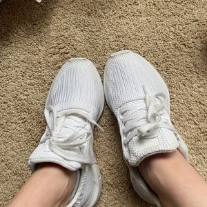 Adidas Women's Swift Run J white Sneakers Shoes Size 6.5 - fit women’s 8